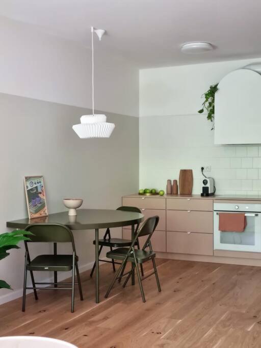 Apartment Zwirn, Free Parking, 24/7 Access Bratislava Dış mekan fotoğraf